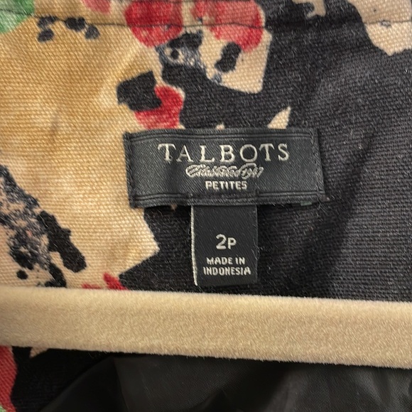 Talbot Sheath Dress size 2 Petites. Black floral V-neck sleeveless stretch dress - Picture 3 of 9